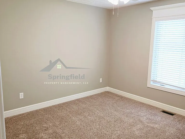 4559 E Cromwell St — Photo 15
