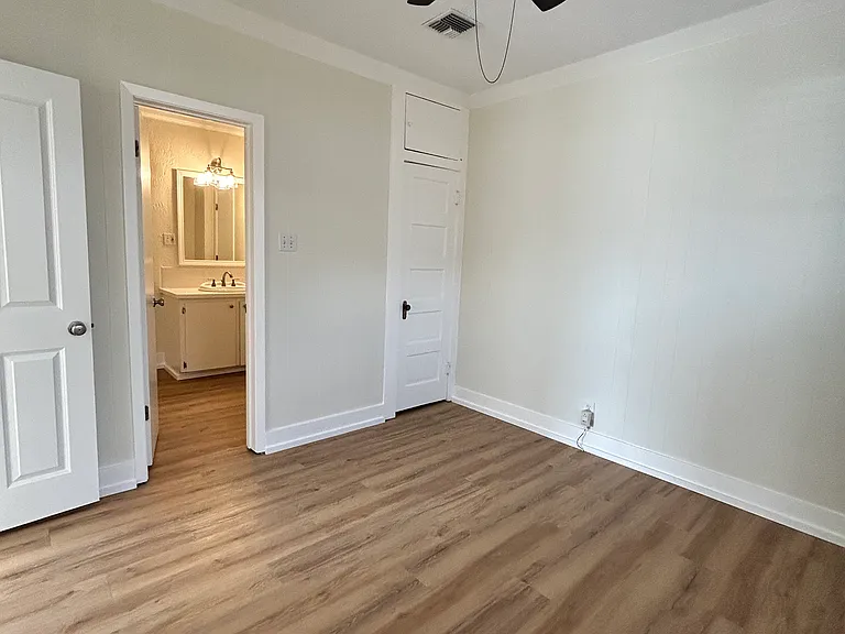 524 Cedar Crest Ct — Photo 12