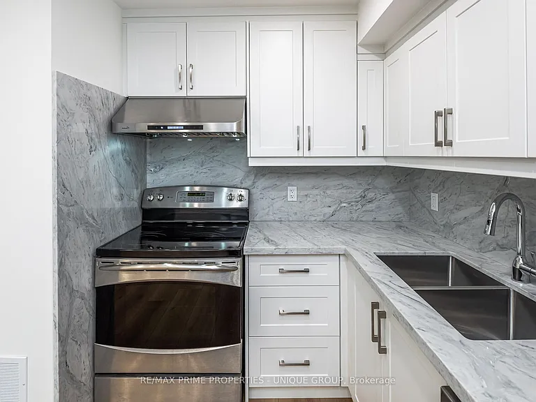 45 Astoria Ave #3 — Photo 7