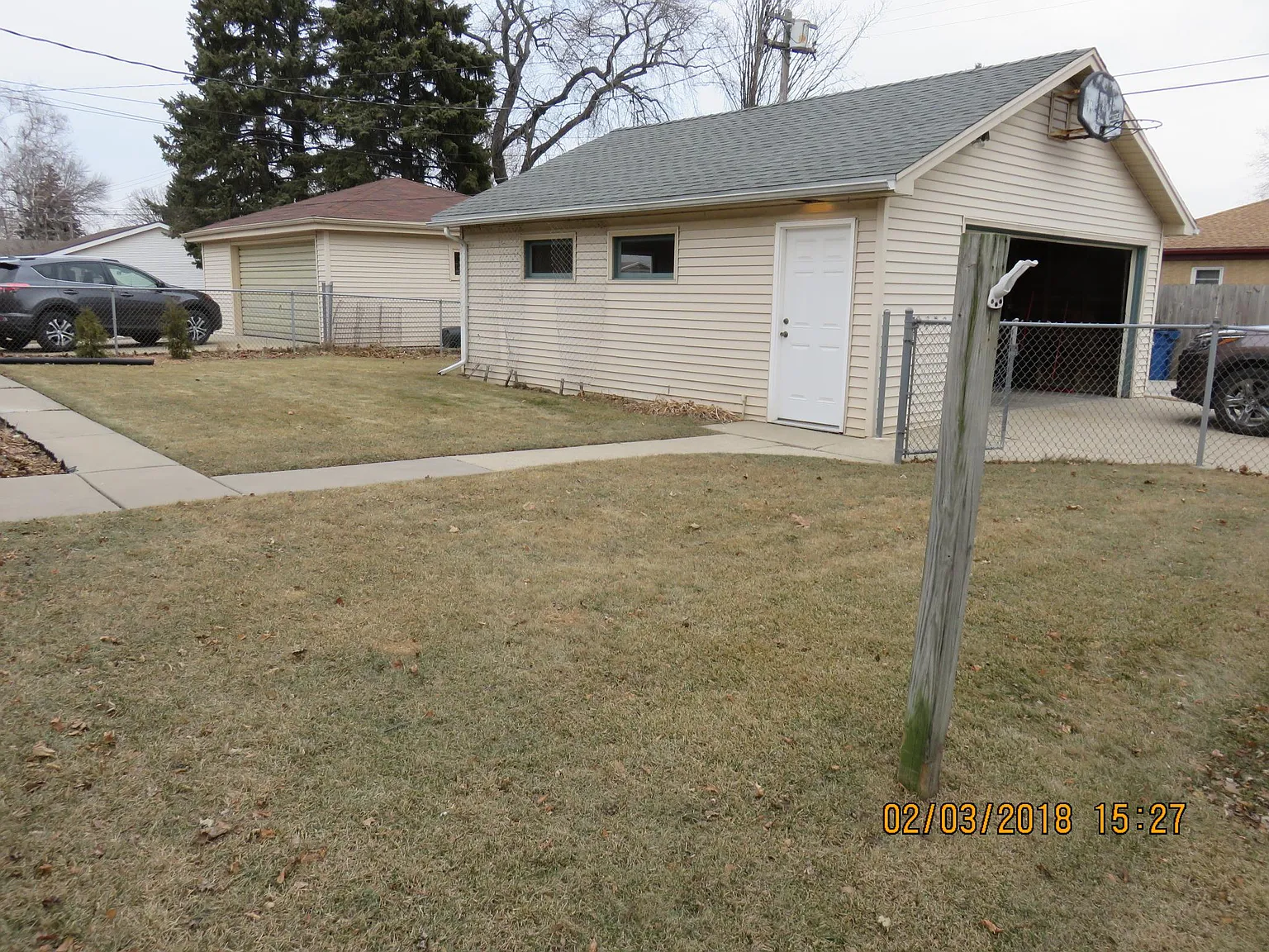 1416 Shoreland Dr — Photo 2