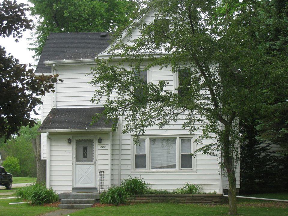 2nd image of 203 S Water St