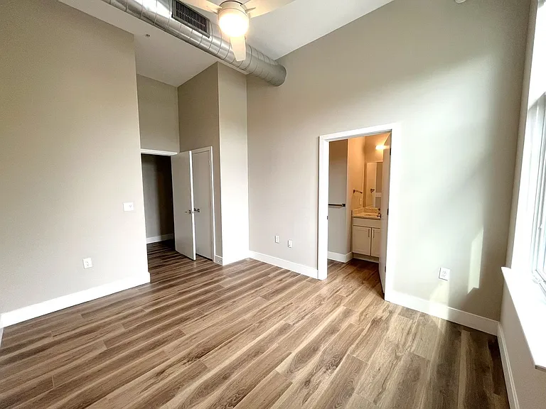 Sunrise Apartments — Photo 37