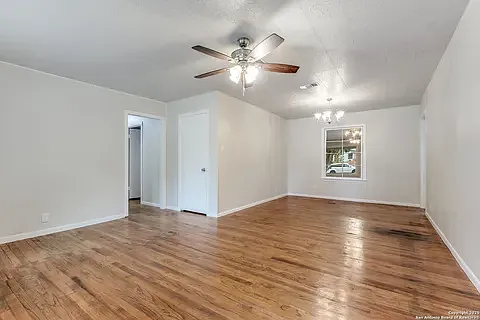 3 bed, 1100 sqft, $1,495 — Photo 3