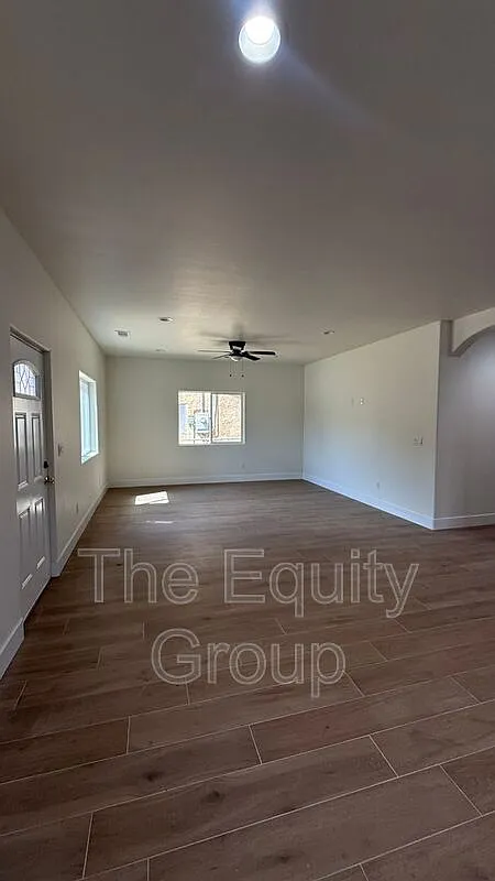 3 bed, 2.0 bath, 1321 sqft, $2,200 — Photo 2