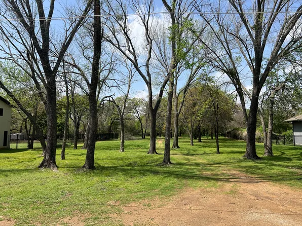 103 Wild Oak Ln, Lake Dallas, TX 75065