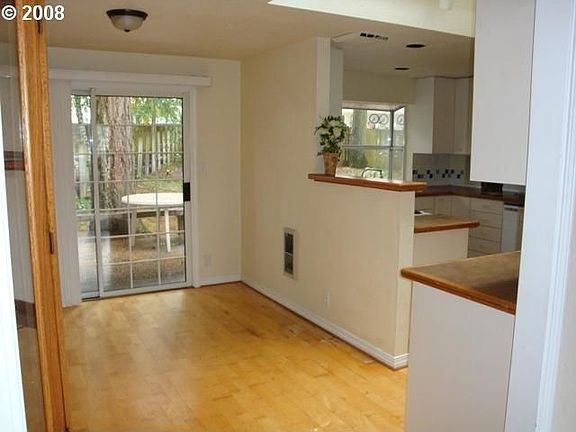 4th image of 8705 NE Sunnyside Dr