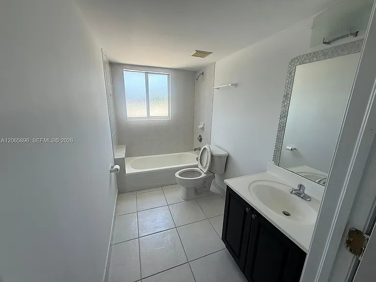1453 SW 3rd St #303 — Photo 3