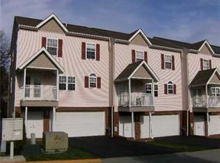 801 Carla Dr, Pittsburgh, PA 15238