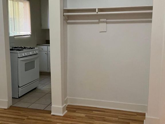 3rd image of 2830 W 8th St #202