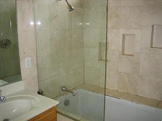 5th image of 4936 Woodhollow Ave
