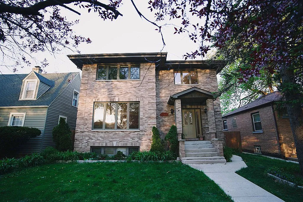 3639 N Paris Ave photo 1