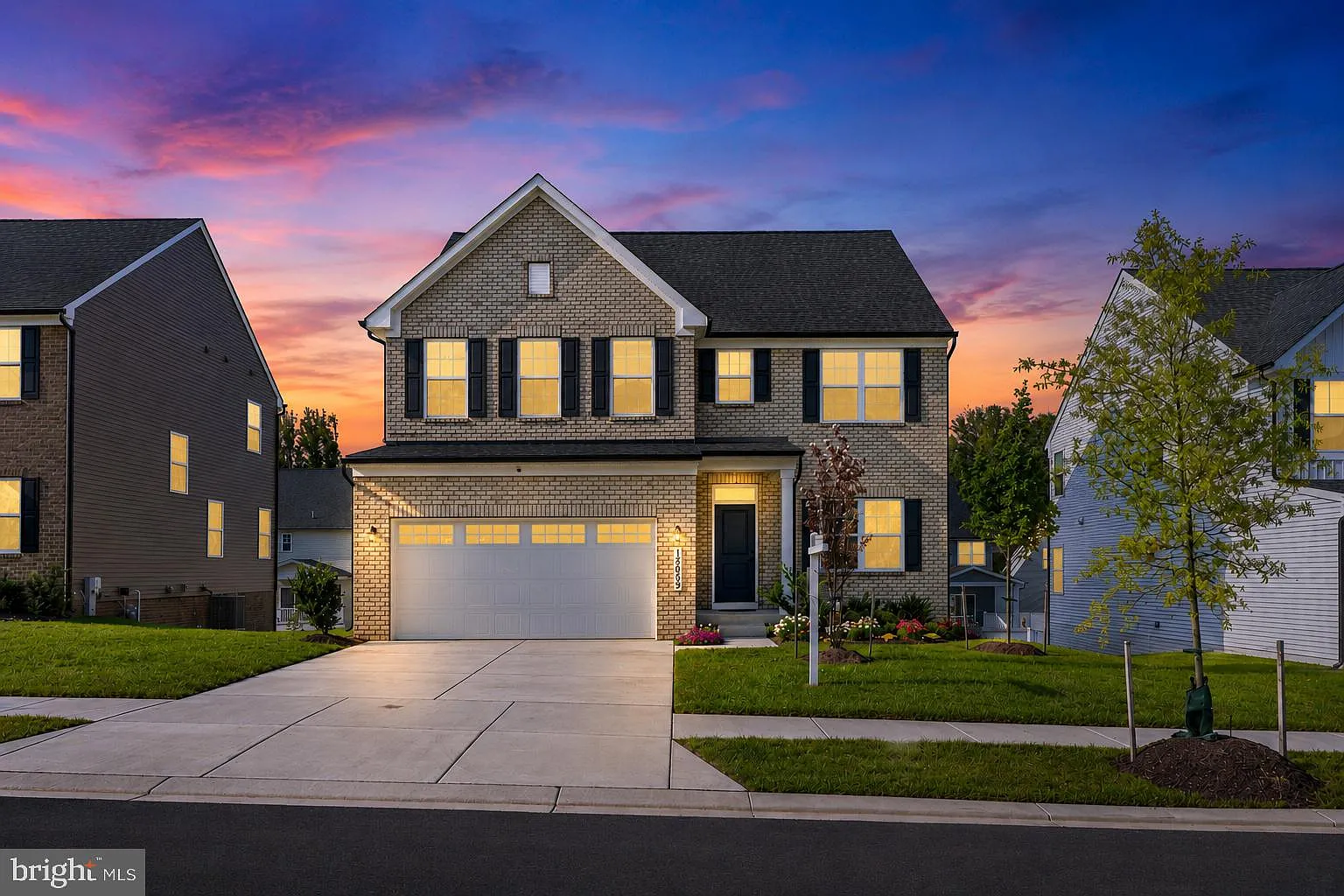 4 bed, 3.5 bath, 3912 sqft, $4,500 — Photo 2