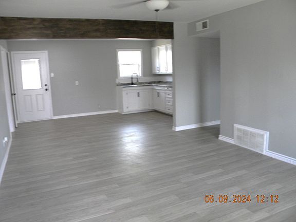 3rd image of 2316 Glenwood Dr