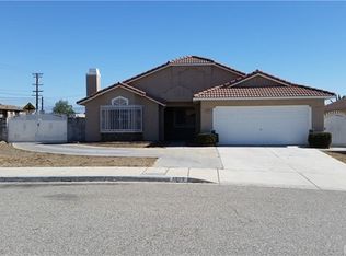 8505 Robinia St, Fontana, CA 92335