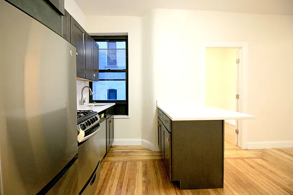 Rented by Link NY Realty | media 8