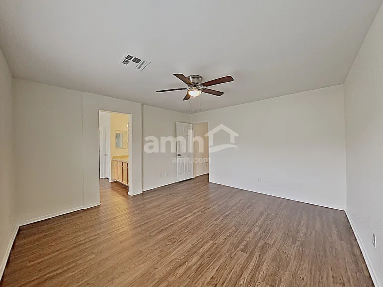 8834 Salvestrin Point Ave — Photo 10