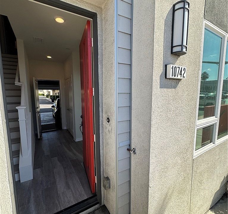 1st image of 10742 Paramount Blvd