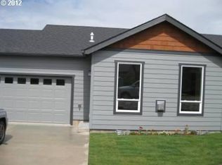 912 Jefferson Ave, Coos Bay, OR