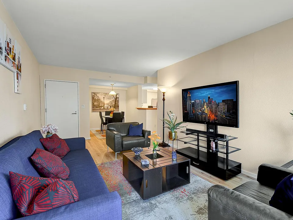 1415 2nd Ave #1106