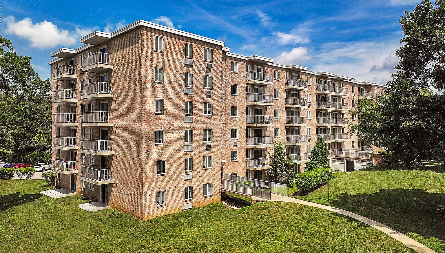 Gulph Mills Village Apartments — Photo 4