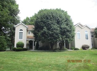 4702 Foxwood Dr S, Clifton Park, NY 12065