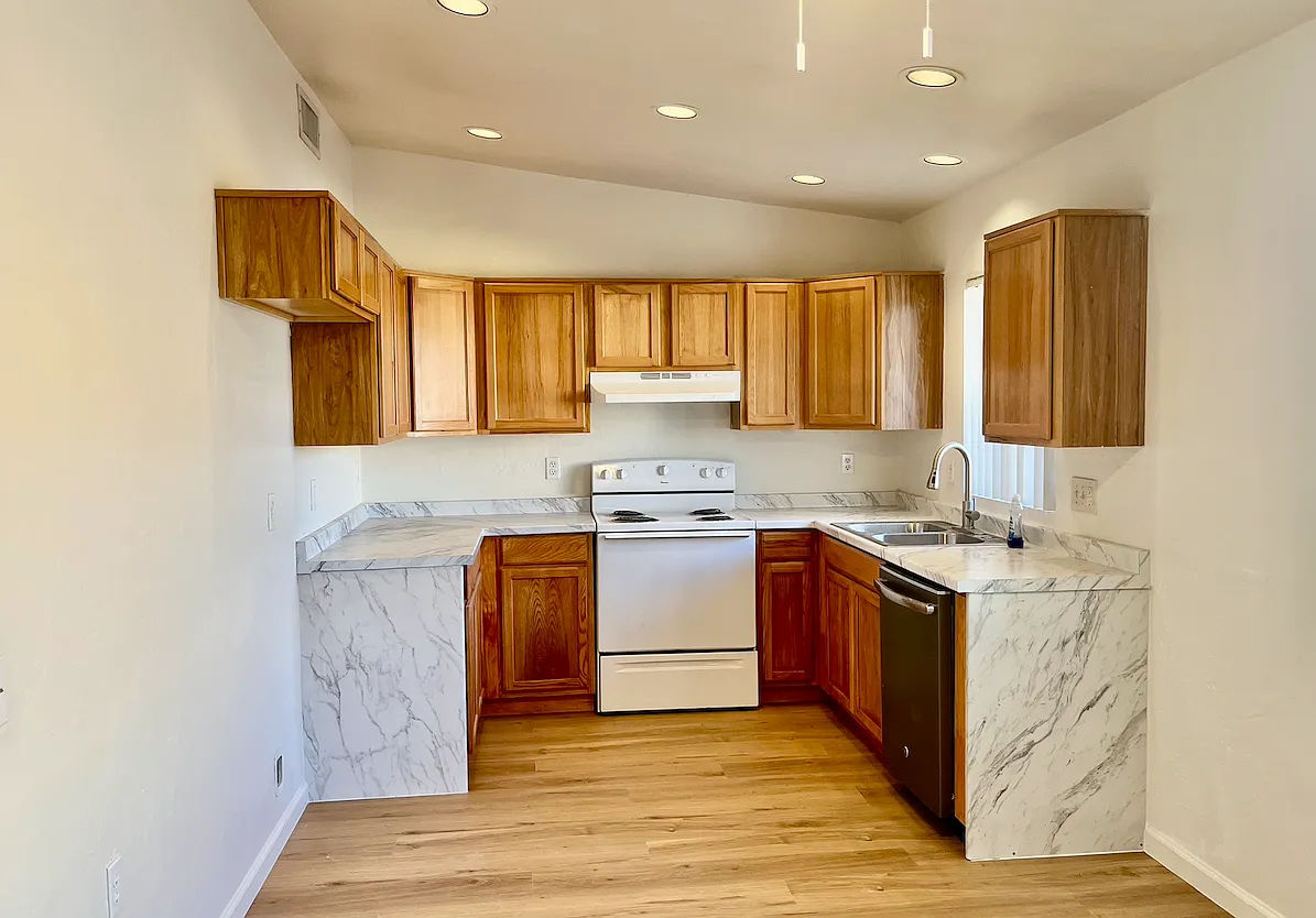 3 bed, 1550 sqft, $1,600 — Photo 1