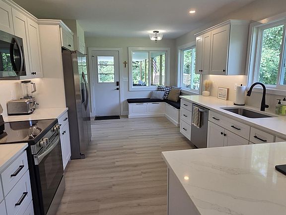 3rd image of 5375 Babcock Rd