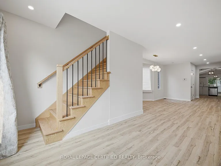 5759 Robinson St — Photo 27