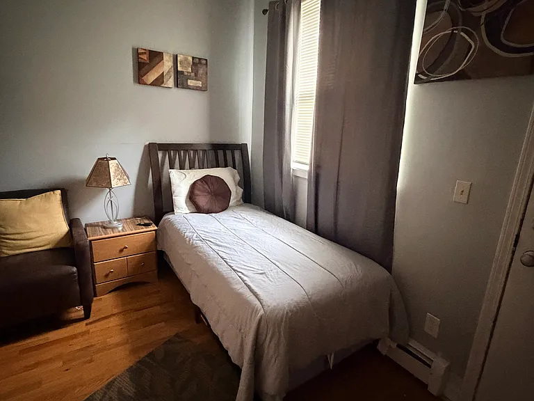 133 Howe St #1 — Photo 10