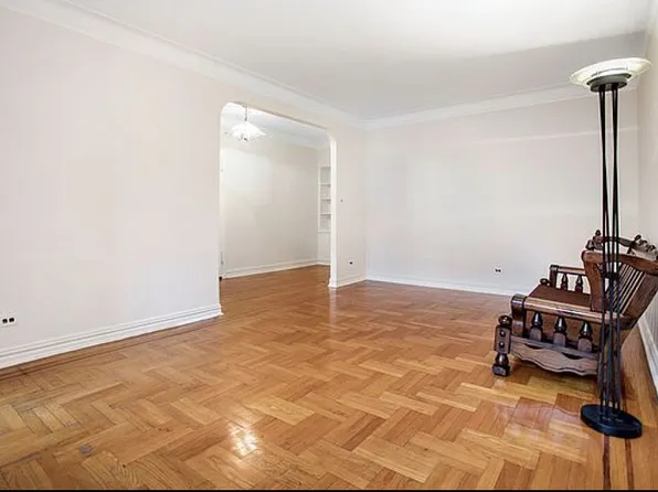 79-01 35th Ave #4F, Jackson Heights, NY 11372