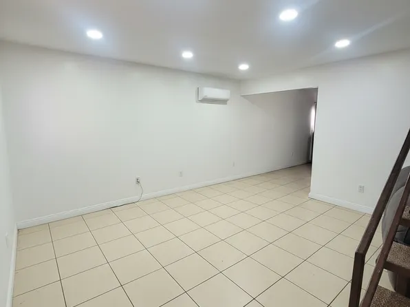 932 Island Ave, Wilmington, CA 90744