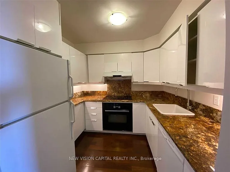 18 Hillcrest Ave #803 — Photo 7