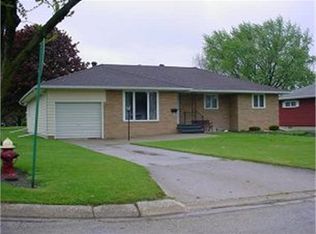 816 W 4th St, Sumner, IA 50674