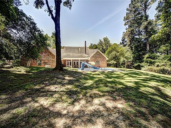 3rd image of 177 Shamard Dr