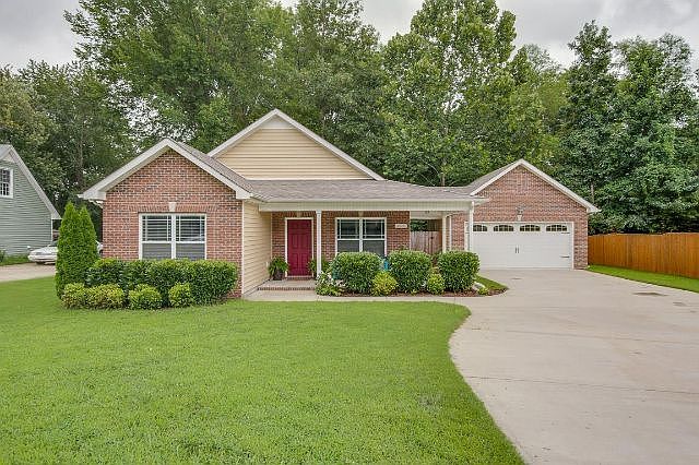 1st image of 423 Lillie Belle Ln