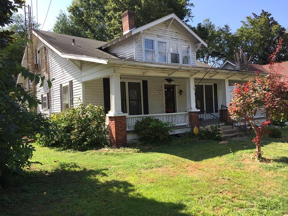 1st image of 615 S 8th St