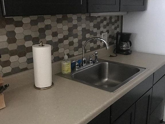 3rd image of 5945 N Winthrop Ave #2C