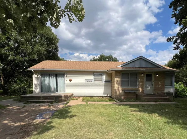 208 N Mincer Ave, Stafford, KS 67578