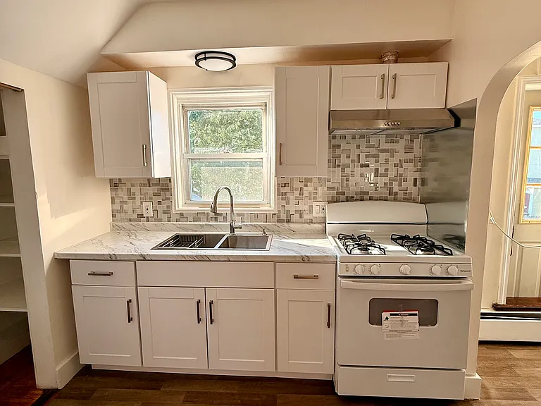 104 Suffolk Ave #2 — Photo 3