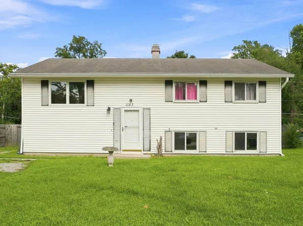 1183 Woodmere Dr, New Haven, IN 46774