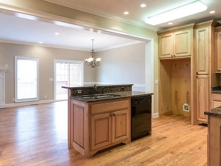 1906 Rosebrook Dr — Photo 5