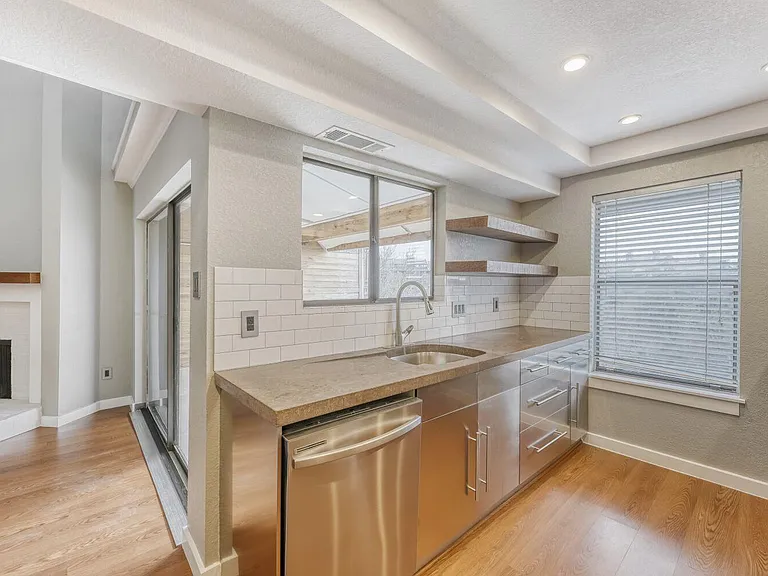 8200 Neely Dr #214 — Photo 6