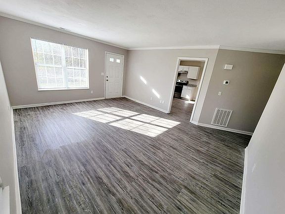 4th image of 2464 Grant Ave