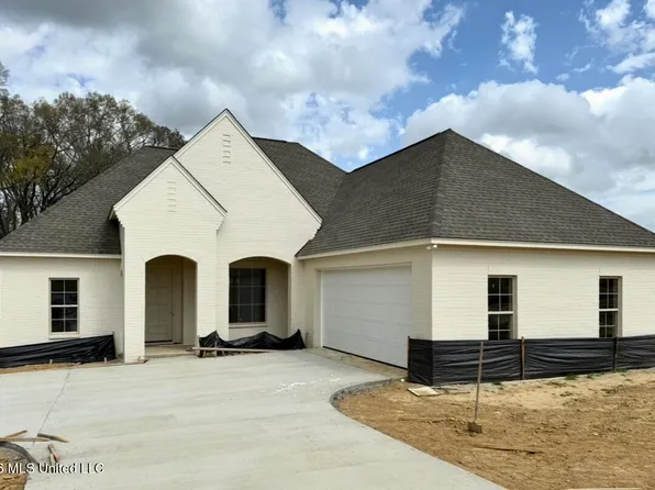 212 Garnet Dr, Canton, MS 39046