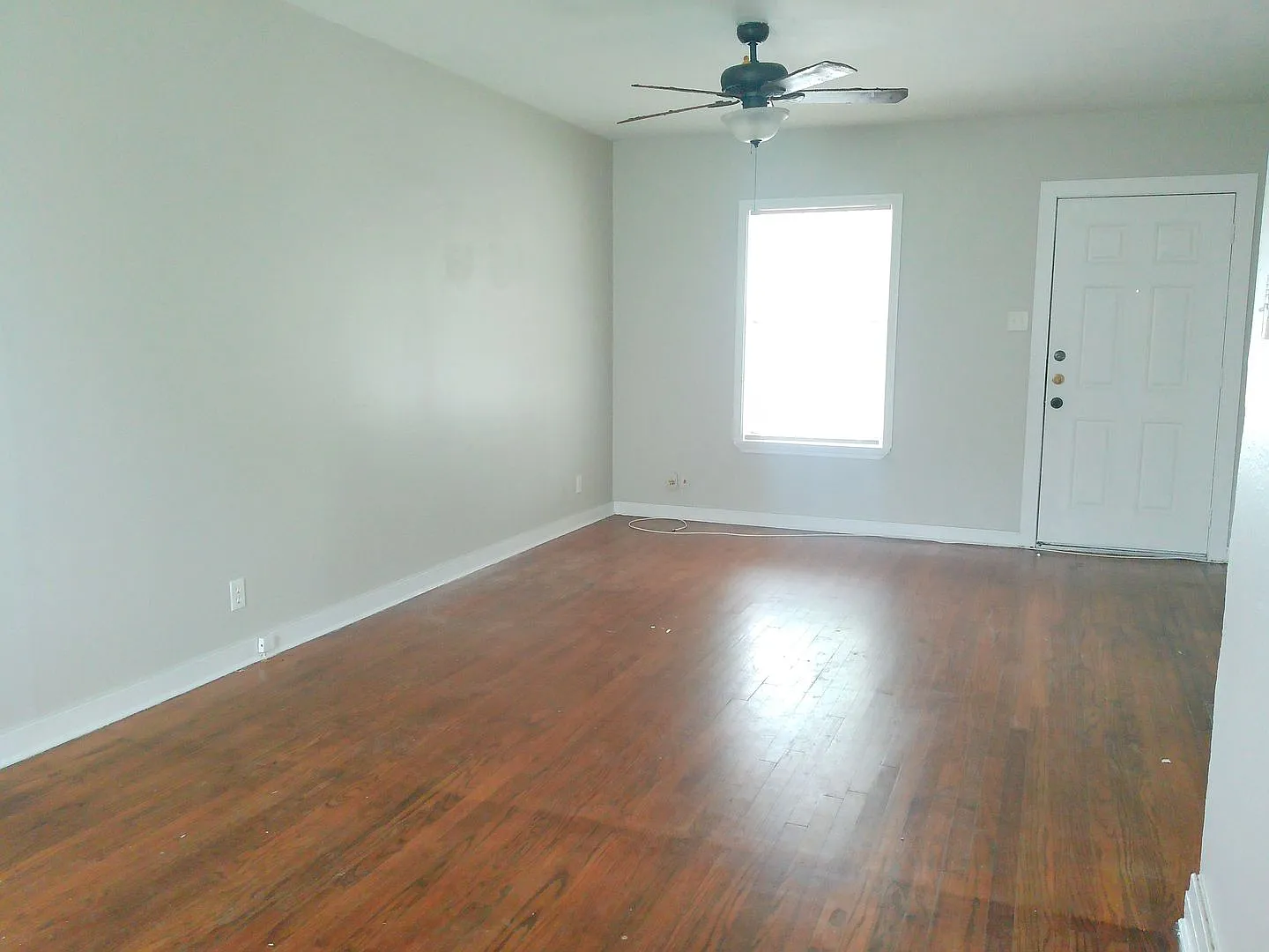 2837 Sarita - 2/Bed 1/Bath - $1295/month — Photo 3