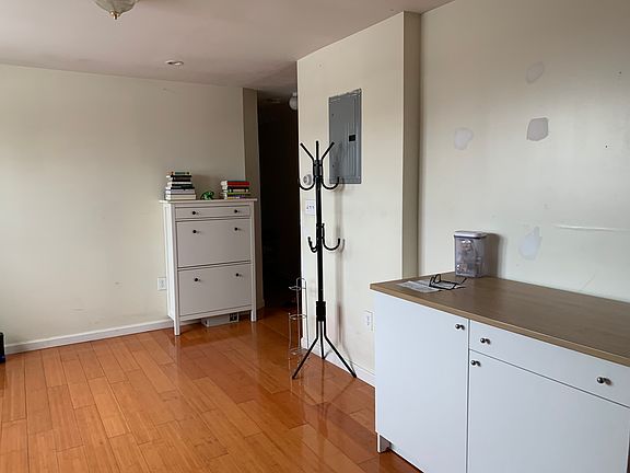 2nd image of 2805 43rd St APT 3