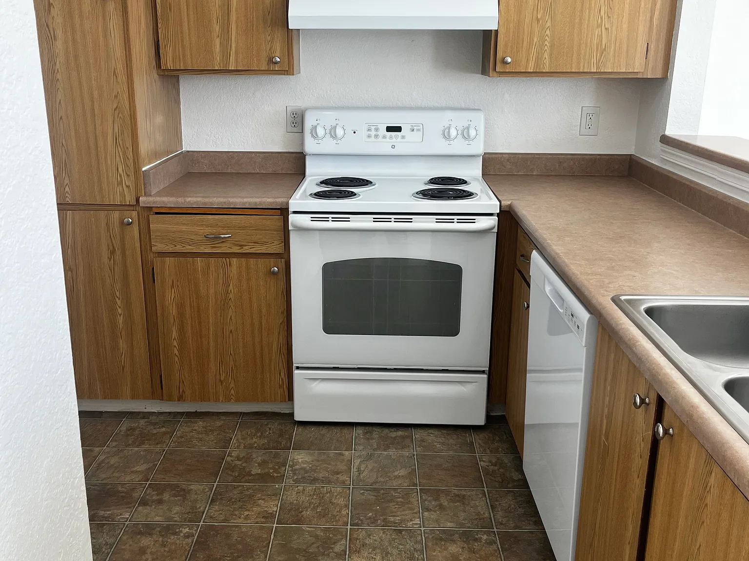2 bed, 1.5 bath, 1000 sqft, $1,800 — Photo 4