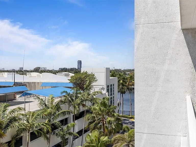 1945 S Ocean Dr #503 — Photo 9