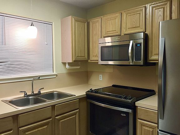 3rd image of 7110 N 11th Ln APT 4