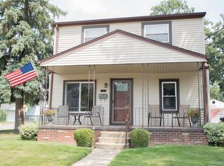 1698 Buckingham Ave, Lincoln Park, MI 48146